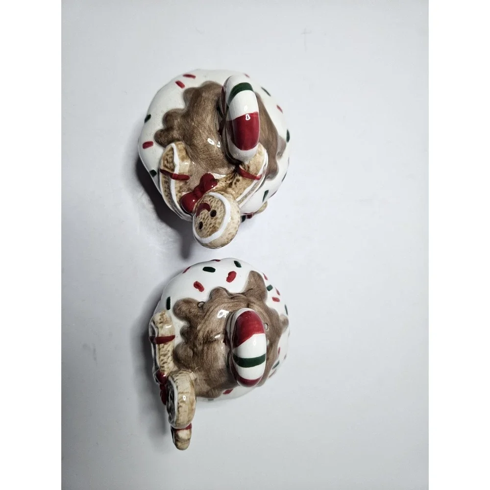 Fitz Floyd Sweet Treats Christmas Cupcake Gingerbread Salt Pepper Shakers 2006
